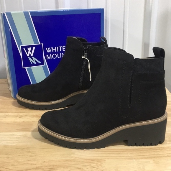 New WB Woman’s White Mountain Wide Width Boots - Picture 3 of 4